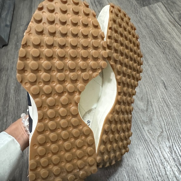 New Balance 327 - Picture 4 of 5